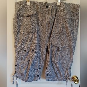 SEAN JOHN CLASSIC FLIGHT CARGO SHORTS SIZE 42 100% COTTON BLACK/WHITE PATTERN